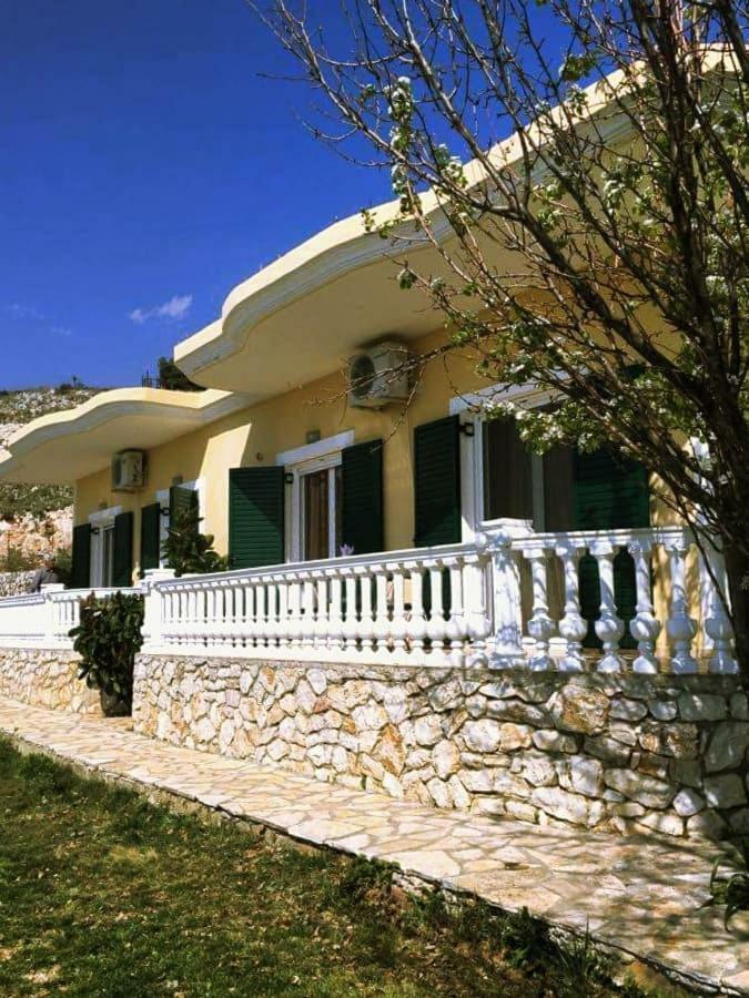 Lovely View Apartments Химара Экстерьер фото